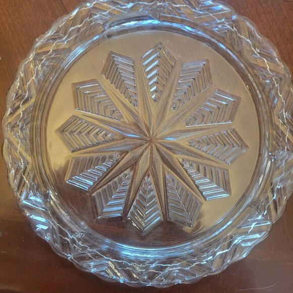 Vintage Clear Glass Serving Plate With Geometric Starburst Design - Picture 3 of 5